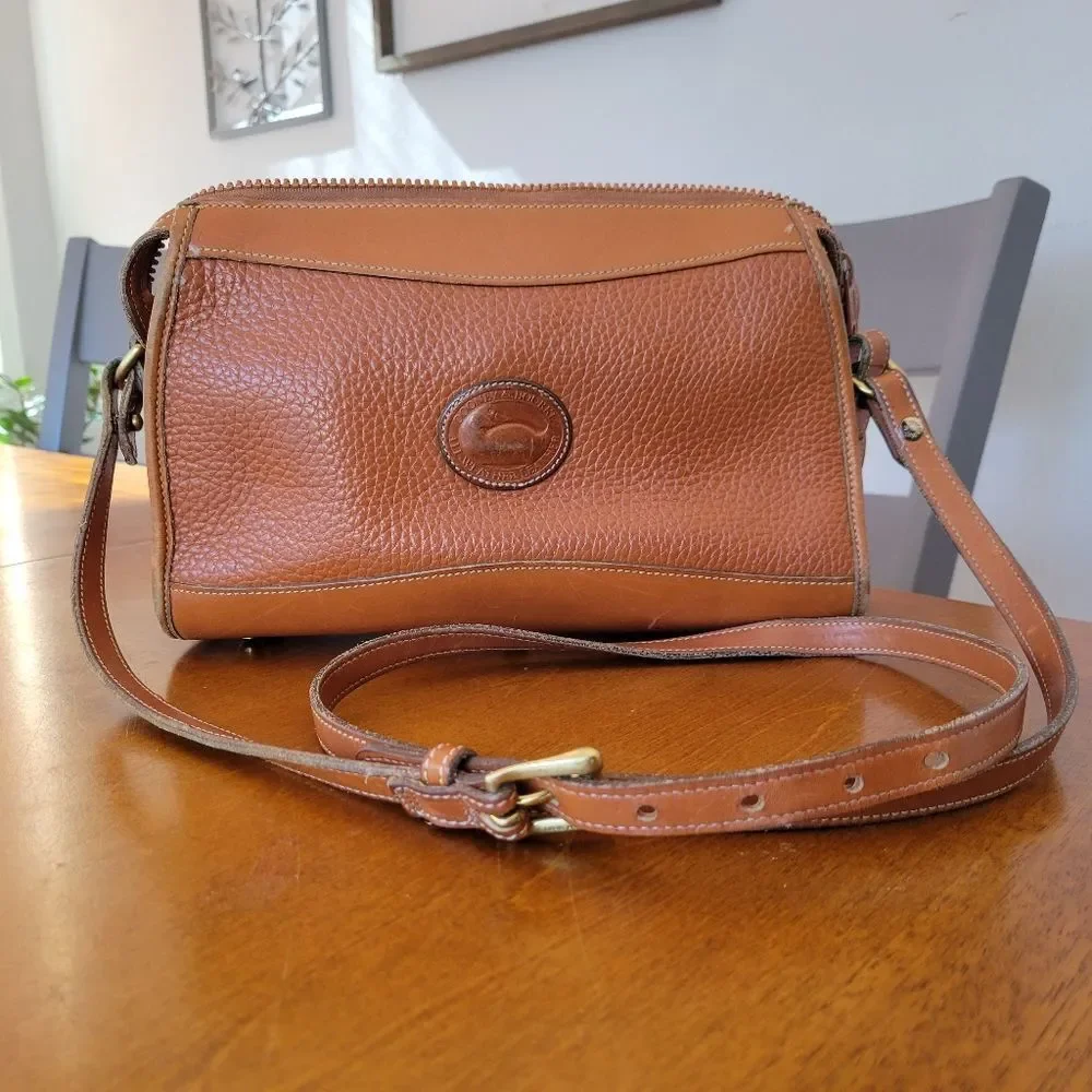 VINTAGE DOONEY & BOURKE Honey Camel Brown Leather Shoulder Bag - Picture 7 of 11